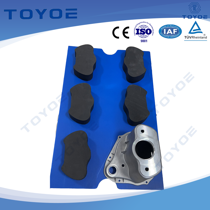 Placas ocas forradas por espuma para peças automotivas.
