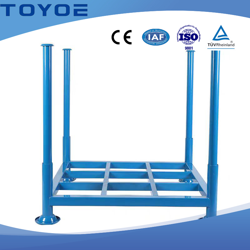 Racks de metal azul empilhável ideais para grandes peças automáticas logística.