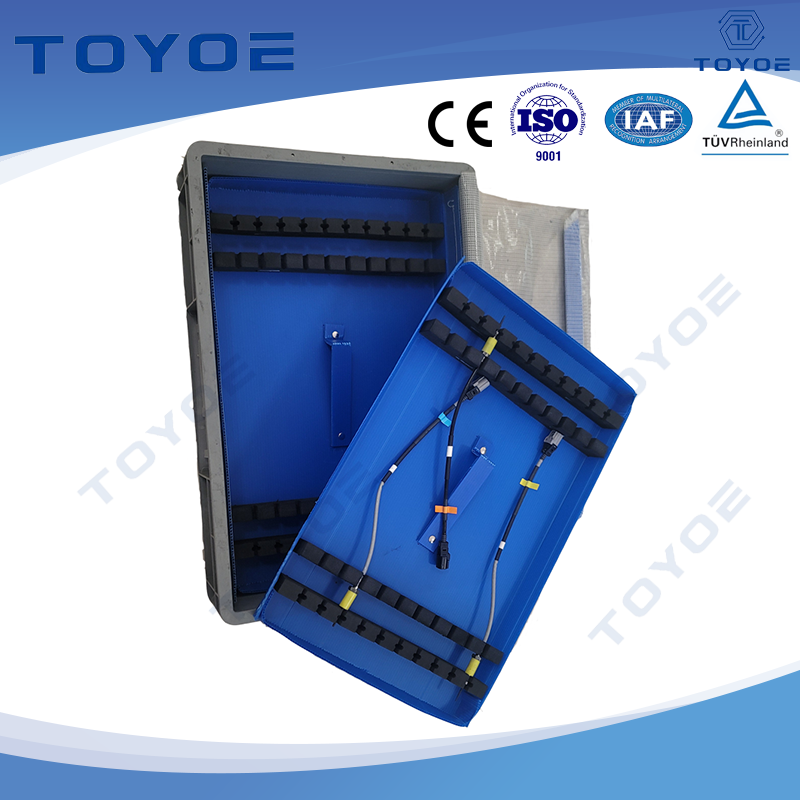 Os divisores em camadas da HDPE Box protegem as peças do impacto.