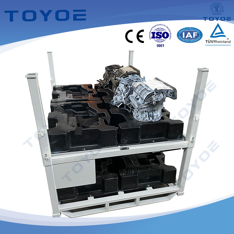 A embalagem de rack de metal garante o transporte seguro de várias peças automotivas.