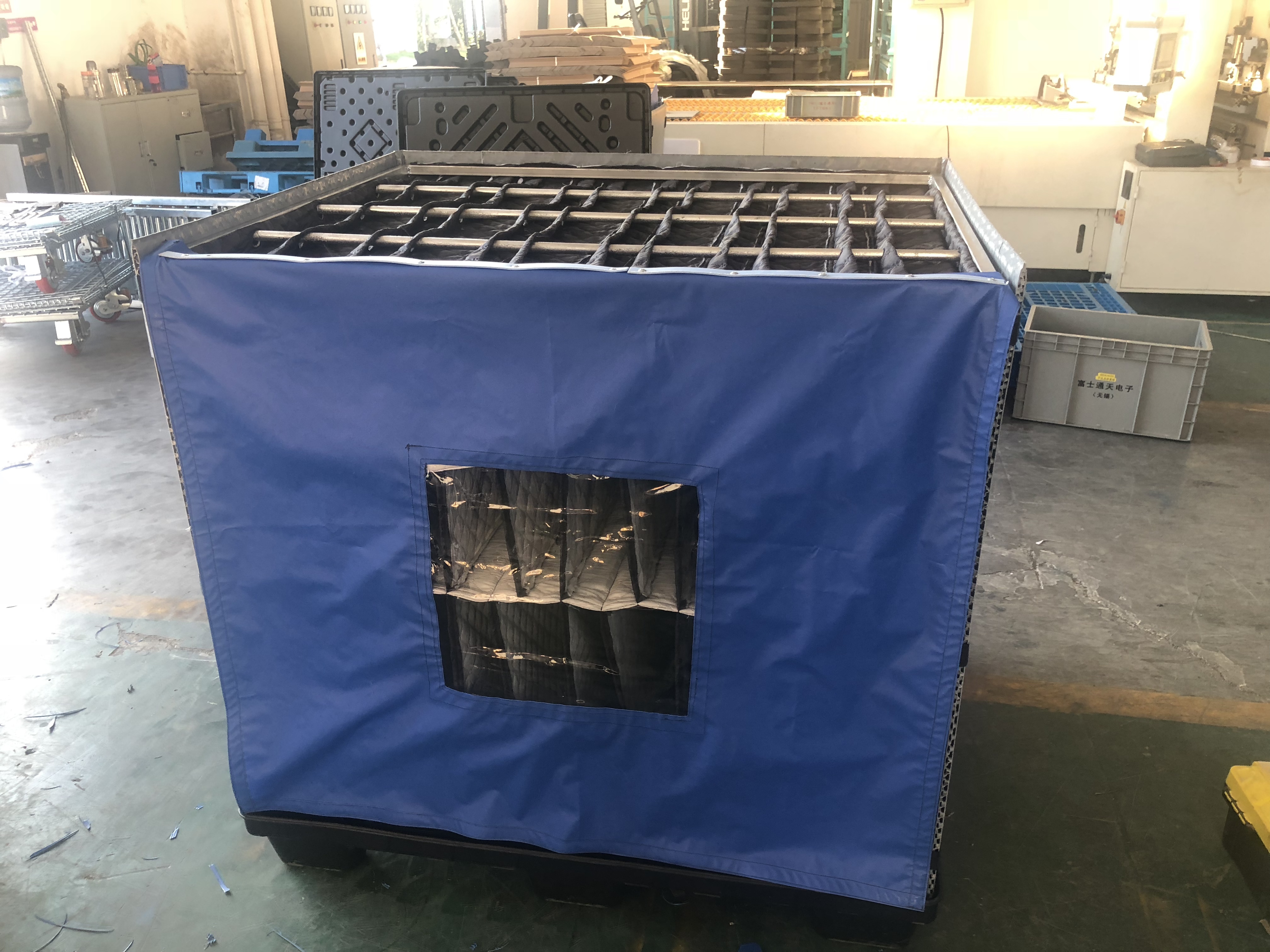 As caixas de transporte da ZF protegem peças automáticas em trânsito. 
