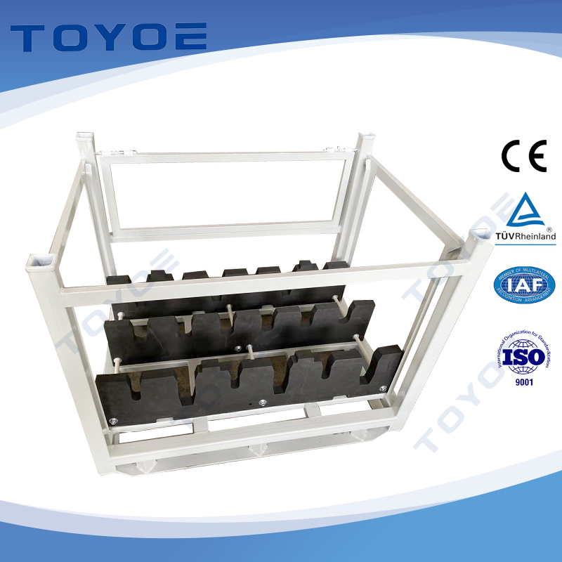 Prateleiras de metal branco para todas as peças automáticas.