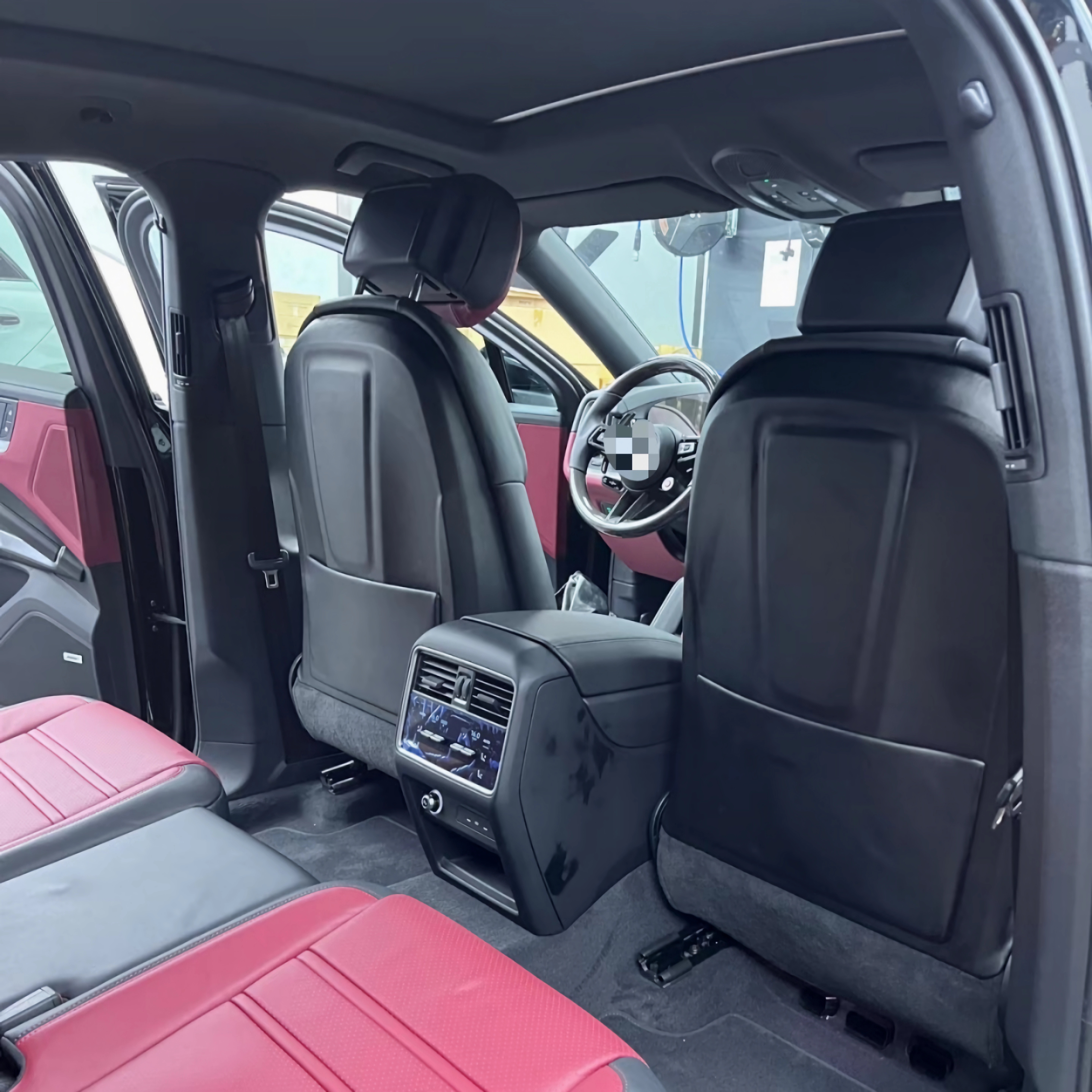 Pode ser usado no encosto de assentos de autom&oacute;veis