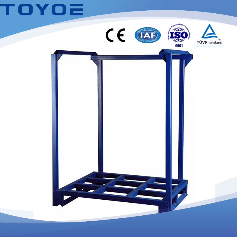 Racks de metal azul empilhável ideais para grandes peças automáticas logística.