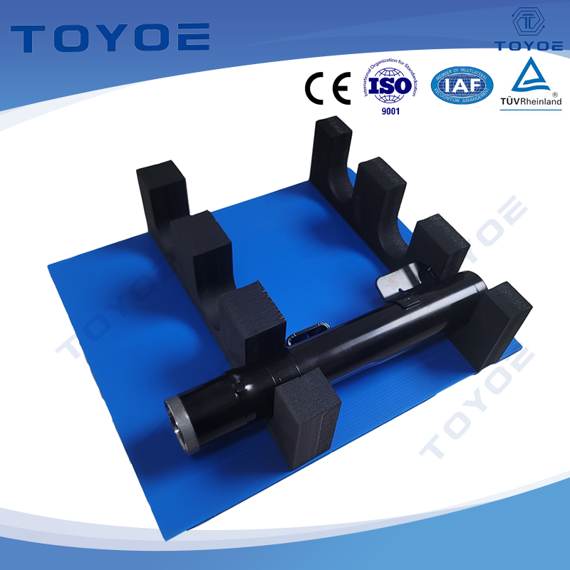 Forro de proteção ideal para absorvedores de choques automotivos.