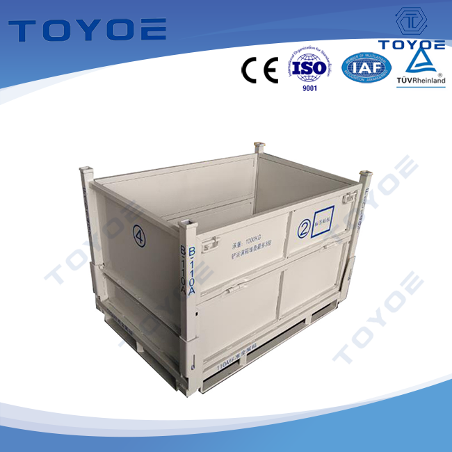 O logotipo da caixa de metal ajuda a empilhadeira.