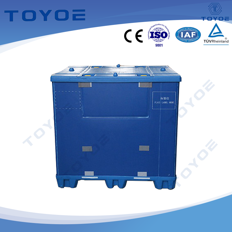 Caixas de paletes empilháveis, impermeáveis ​​e resistentes a chamas salvaguardam mercadorias transportadas.