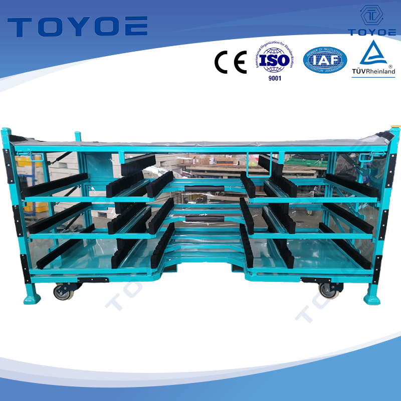 O rack de várias camadas com forro interno simplifica a escolha das trabalhadoras.